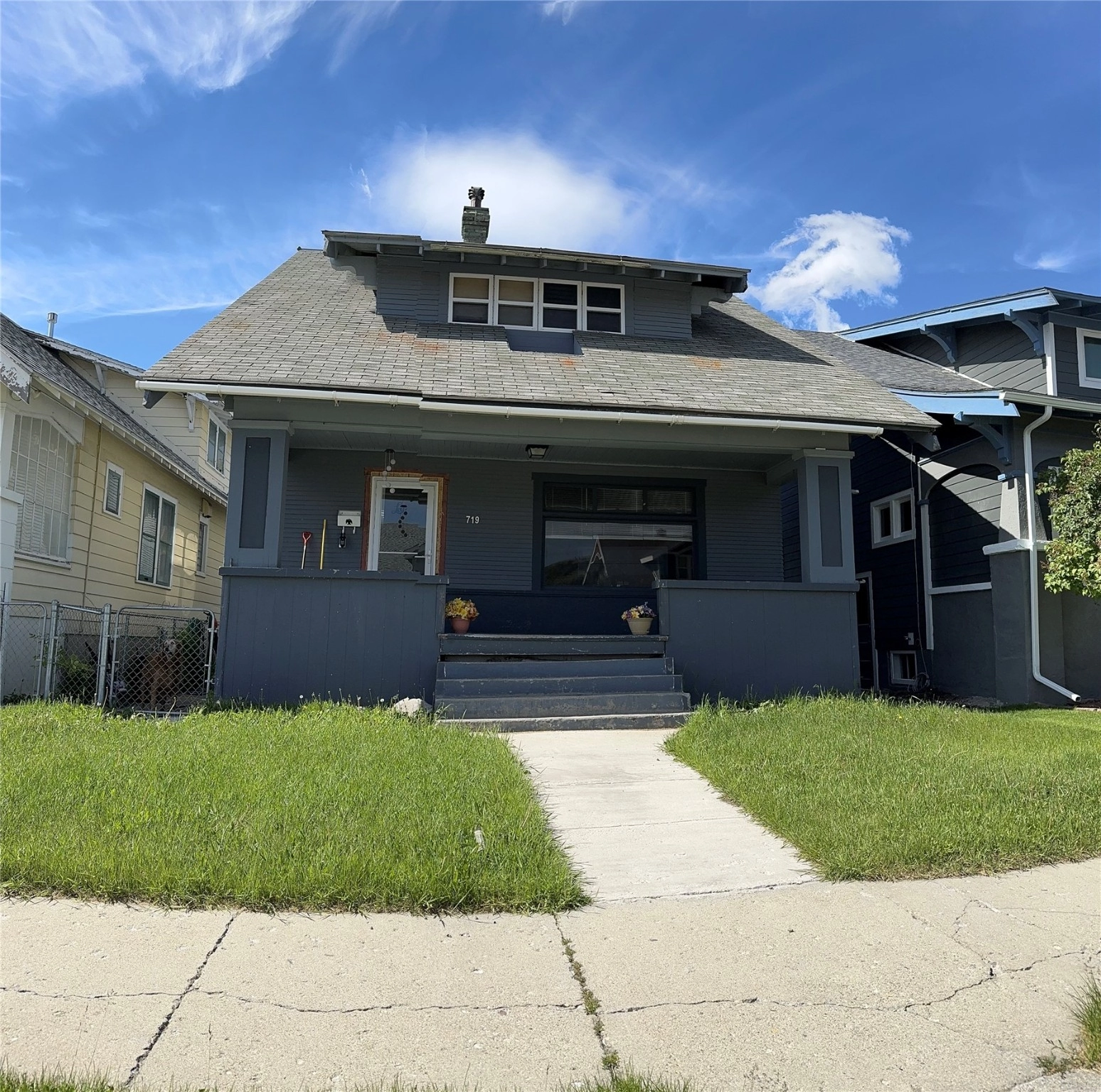 719 W 3rd St  