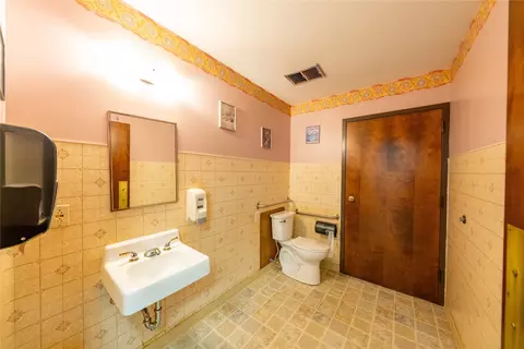 Bath - 707 E Grant Ave, Troy, MT 59935 photo 1 of 4