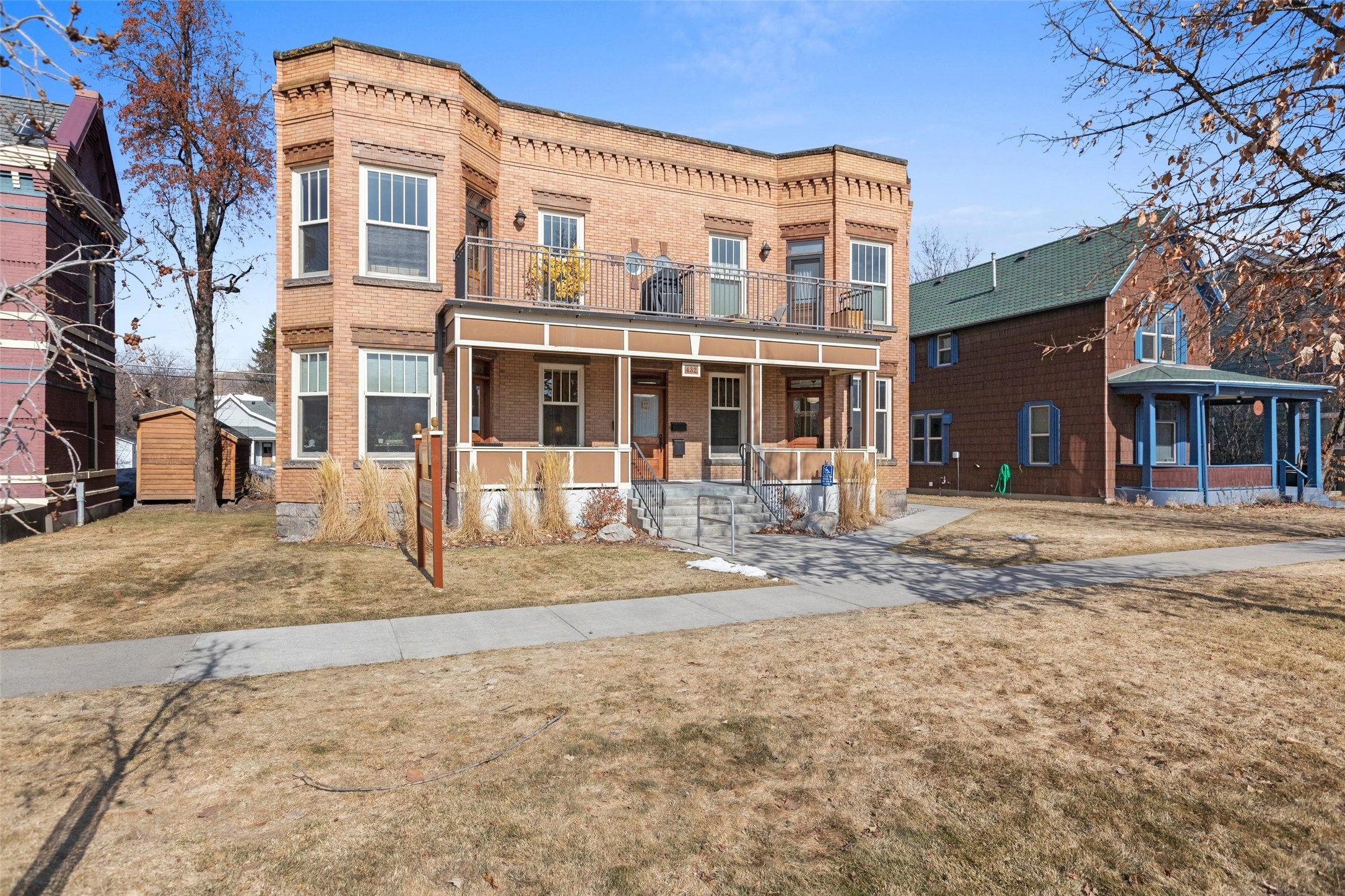 432 W Spruce St Unit 202  