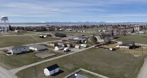 922 Marias Ave, Valier, MT 59486 photo 2