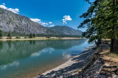 1 River Road West, Plains, MT 59859