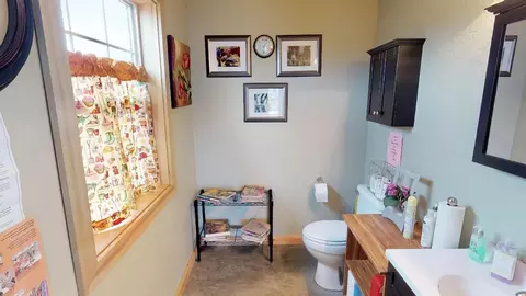Bath - 33953 33989 Fox Rd, Polson, MT 59860 photo 5 of 5