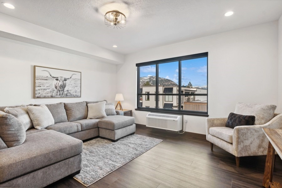 540 Nucleus Ave Unit 303  