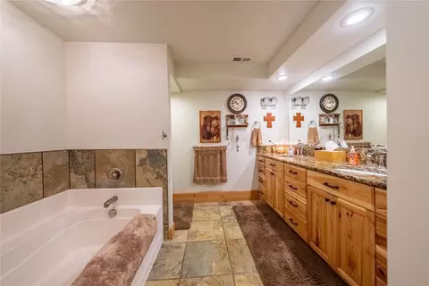 Bath - 97 E Fork Bull River Rd, Noxon, MT 59853 photo 4 of 5