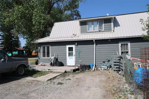 920 5th St, Valier, MT 59486
