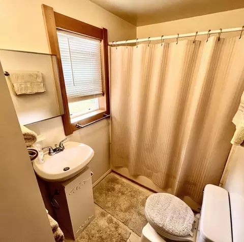 Bath - 707 5th Ave E, Polson, MT 59860 photo 1 of 1