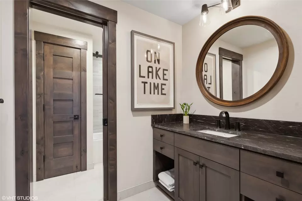 Bath - 22934 Damaskes Way, Rollins, MT 59931 photo 6 of 8