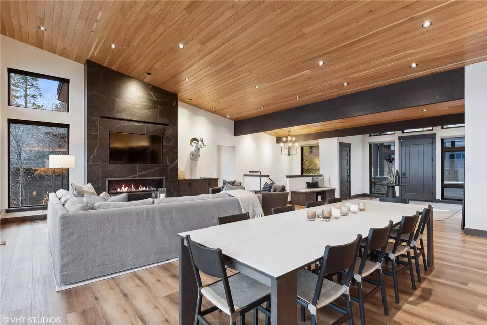 Dining - 22934 Damaskes Way, Rollins, MT 59931 photo 2 of 4