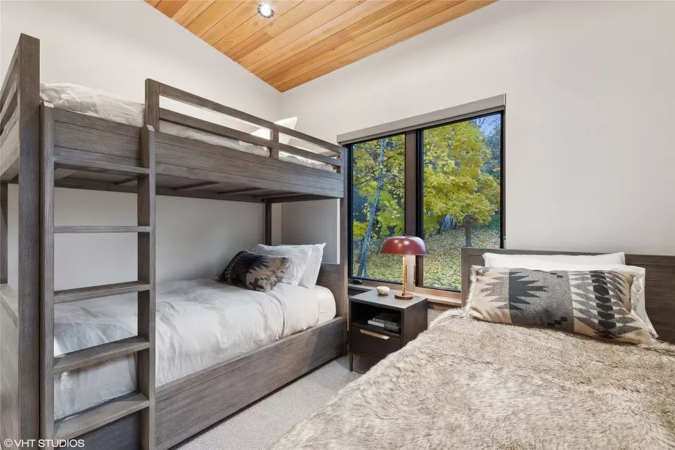 Bedroom - 22934 Damaskes Way, Rollins, MT 59931 photo 12 of 15