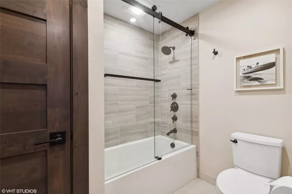 Bath - 22934 Damaskes Way, Rollins, MT 59931 photo 7 of 8