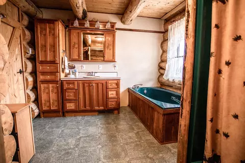 Bath - 3358 Strandskov Rd, Lincoln, MT 59639 photo 1 of 3