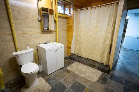 Bath - 3358 Strandskov Rd, Lincoln, MT 59639 photo 3 of 3