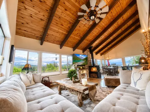 324 Lake Hills Dr, Bigfork, MT 59911