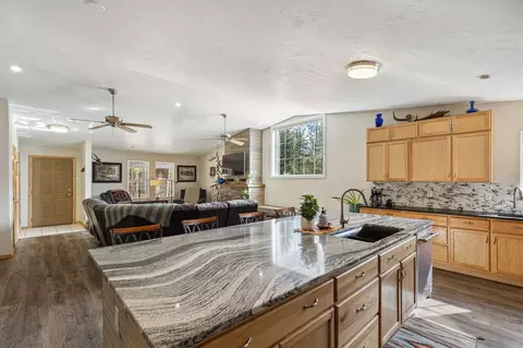 1743 Nighthawk Trl, Victor, MT 59875