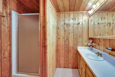 Bath - 357 Blind Draw Rd, Conner, MT 59827 photo 13 of 13