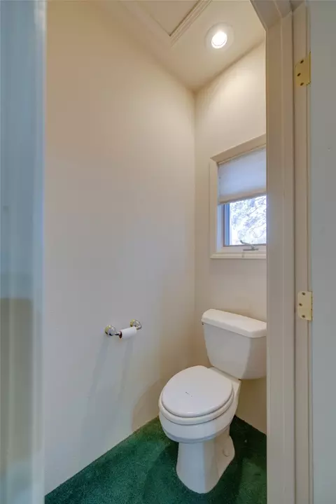Bath - 357 Blind Draw Rd, Conner, MT 59827 photo 8 of 13