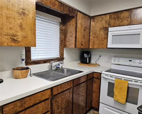 Kitchen - 308 Dakota Ave, Libby, MT 59923 photo 1 of 1