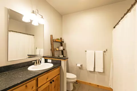 Bath - 10 Lone Pine Trl, Hamilton, MT 59840 photo 2 of 4