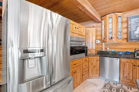 Kitchen - 5388 Us Hwy 93 S, Conner, MT 59827 photo 10 of 11