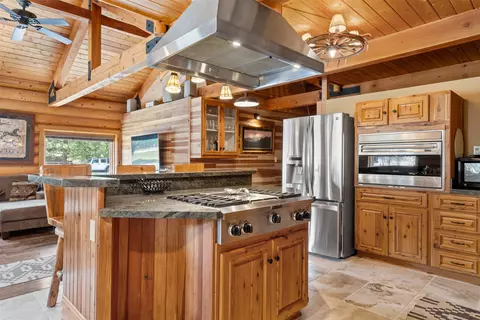 Kitchen - 5388 Us Hwy 93 S, Conner, MT 59827 photo 8 of 11