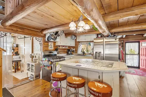 Kitchen - 1441 Bonanza Dr, Sula, MT 59871 photo 4 of 4