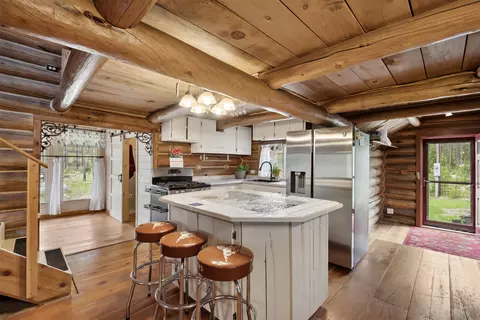Kitchen - 1441 Bonanza Dr, Sula, MT 59871 photo 3 of 4