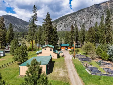 Exterior - 1500 River Rd W, Plains, MT 59859 photo 3 of 15