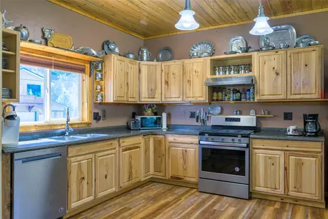 Kitchen - 1500 River Rd W, Plains, MT 59859 photo 5 of 6