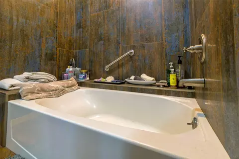 Bath - 1500 River Rd W, Plains, MT 59859 photo 3 of 4