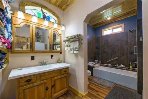 Bath - 1500 River Rd W, Plains, MT 59859 photo 1 of 4