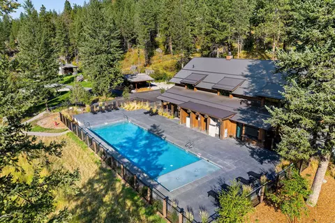 258 Trading Post Trl, Bigfork, MT 59911