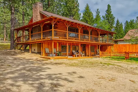 456 Blue Jay Ln, Hamilton, MT 59840