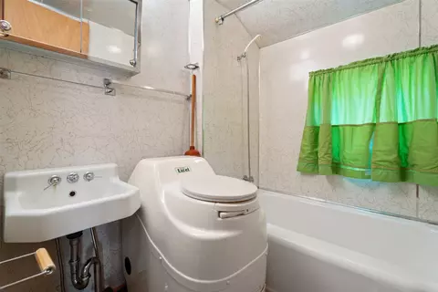 Bath - 1936 E Fork Rd, Sula, MT 59871 photo 2 of 2