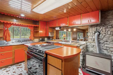 Kitchen - 1936 E Fork Rd, Sula, MT 59871 photo 3 of 6