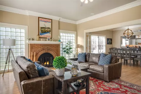 Living - 442 4th Ave E, Kalispell, MT 59901 photo 2 of 6
