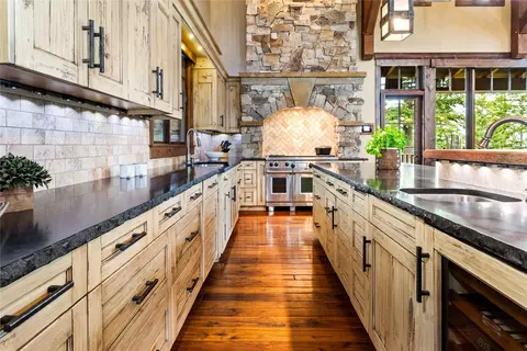 Kitchen - 183 And 171 Chief Cliff Trl, Bigfork, MT 59911 photo 3 of 11