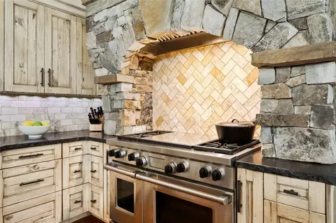 Kitchen - 183 And 171 Chief Cliff Trl, Bigfork, MT 59911 photo 6 of 11