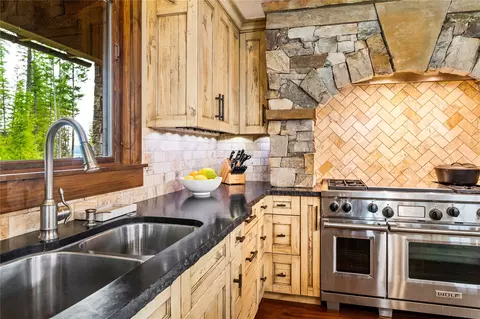 Kitchen - 183 And 171 Chief Cliff Trl, Bigfork, MT 59911 photo 5 of 11