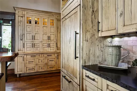 Kitchen - 183 And 171 Chief Cliff Trl, Bigfork, MT 59911 photo 7 of 11