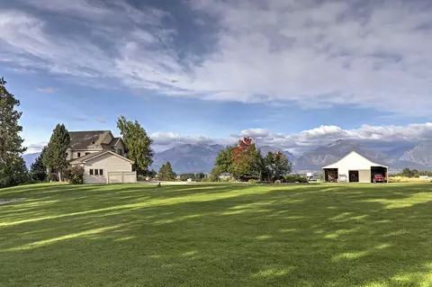 909 Hamilton Heights Rd, Corvallis, MT 59828