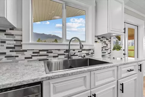 Kitchen - 273 Game Trl, Eureka, MT 59917 photo 5 of 7