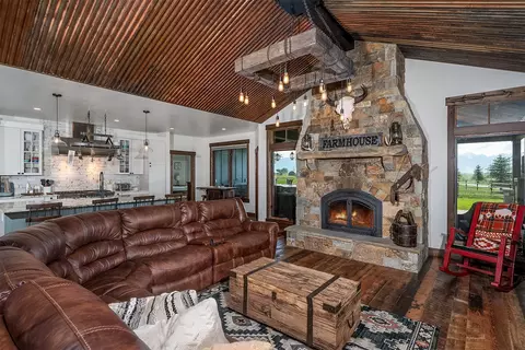 Living - 45331 Turnquist Rd, Ronan, MT 59864 photo 2 of 5
