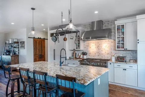 Kitchen - 45331 Turnquist Rd, Ronan, MT 59864 photo 2 of 7