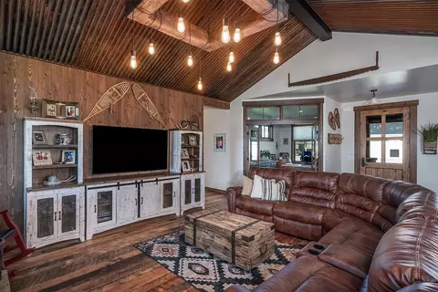 Living - 45331 Turnquist Rd, Ronan, MT 59864 photo 3 of 5