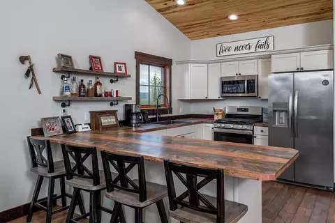 Kitchen - 45331 Turnquist Rd, Ronan, MT 59864 photo 6 of 7