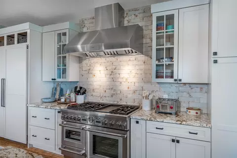 Kitchen - 45331 Turnquist Rd, Ronan, MT 59864 photo 5 of 7