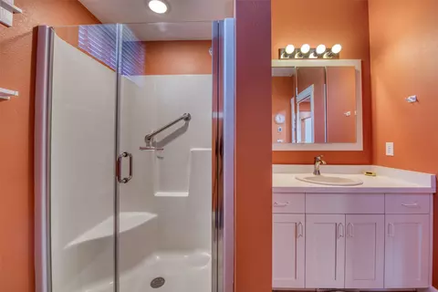 Bath - 306 Mansion View Loop, Hamilton, MT 59840 photo 2 of 2