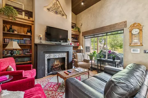 Living - 119 5th Ave W, Kalispell, MT 59901 photo 1 of 7