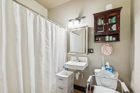 Bath - 119 5th Ave W, Kalispell, MT 59901 photo 1 of 5
