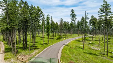 284 Layton Rd, Whitefish, MT 59937